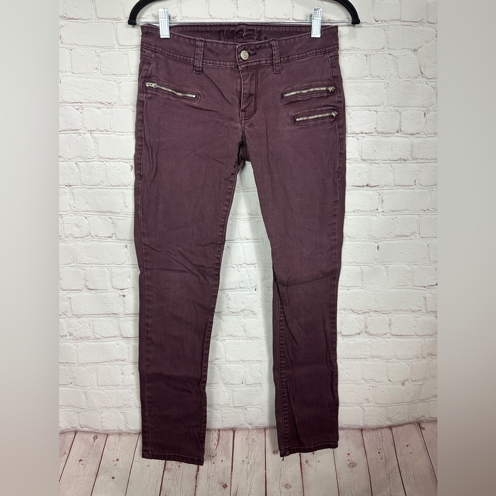 Rue21 Low Rise Skinny Jeans red zippers, sz 3/4
